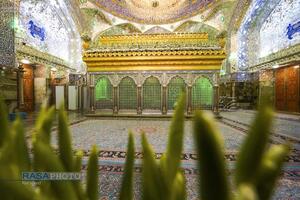 گل‌آرایی ضریح مطهر علوی در آستانه عید سعید غدیر