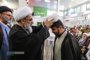 جشن عمامه‌گذاری طلاب در روز عید غدیر