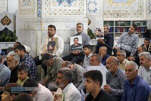 تشرف خانواده شهدای جنگ ۱۲ روزه به حرم امام رضا علیه‌السلام