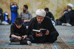 تجدید عهد عزاداران با صاحب عزا در شب نخست محرم