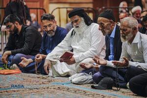 تجدید عهد عزاداران با صاحب عزا در شب نخست محرم
