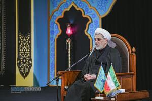 تجدید عهد عزاداران با صاحب عزا در شب نخست محرم