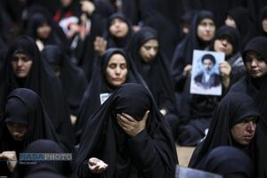 اولین شب مراسم عزاداری ماه محرم در جوار محل عروج ملکوتی امام شهید انقلاب