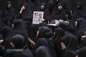 مراسم عزاداری شب تاسوعا در جوار محل شهادت رهبر شهید انقلاب اسلامی