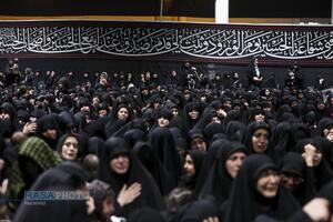 مراسم عزاداری شب تاسوعا در جوار محل شهادت رهبر شهید انقلاب اسلامی
