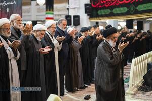 نماز جماعت و عزاداری ظهر عاشورای حسینی در قم