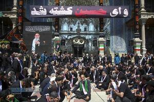 نماز جماعت و عزاداری ظهر عاشورای حسینی در قم