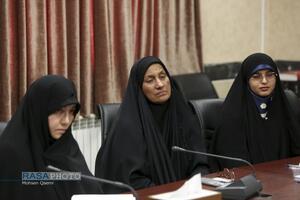 نشست هم‌اندیشی بانوان و آیین تشییع امام شهید انقلاب