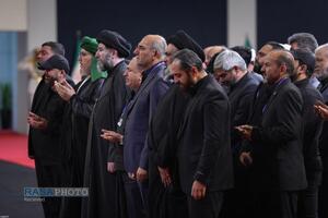 مراسم ادای احترام به پیکر مطهر رهبر شهید انقلاب اسلامی