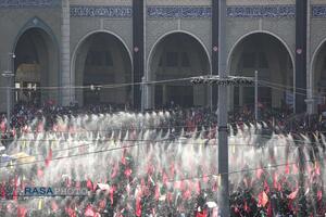 اقامه نماز بر پیکر رهبر شهید انقلاب