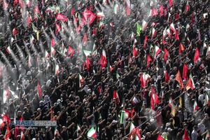 اقامه نماز بر پیکر رهبر شهید انقلاب