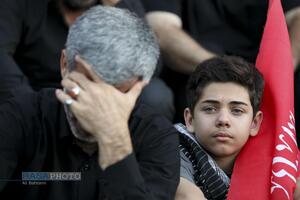 اقامه نماز بر پیکر رهبر شهید انقلاب