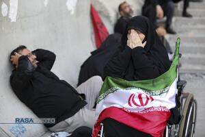 اقامه نماز بر پیکر رهبر شهید انقلاب