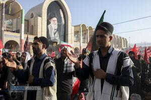 اقامه نماز بر پیکر رهبر شهید انقلاب