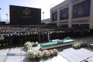اقامه نماز بر پیکر مطهر رهبر شهید انقلاب اسلامی