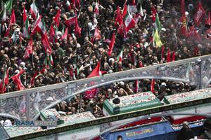 تشییع تاریخی رهبر شهید انقلاب در تهران -۲