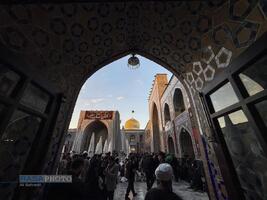 حال و هوای حرم مطهر رضوی در آستانه تشییع امام شهید