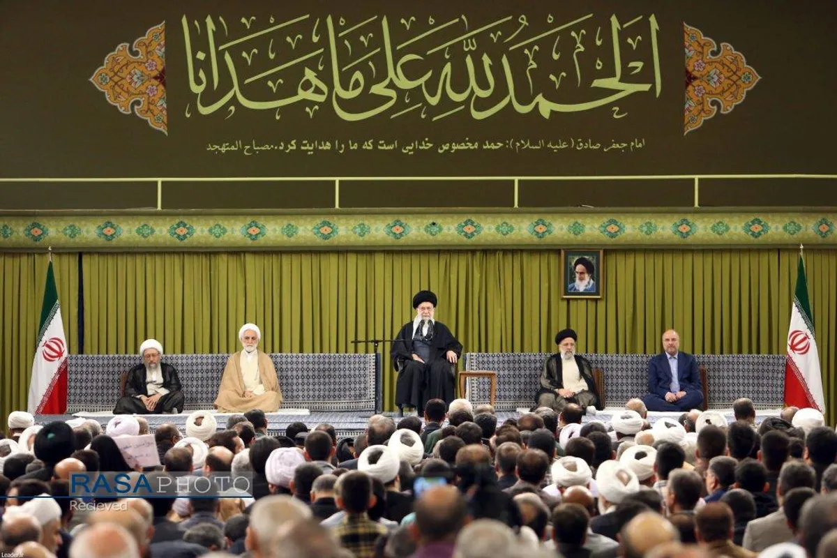 دیدار مسئولان، سفرای کشورهای اسلامی و جمعی از اقشار مختلف مردم با رهبر انقلاب