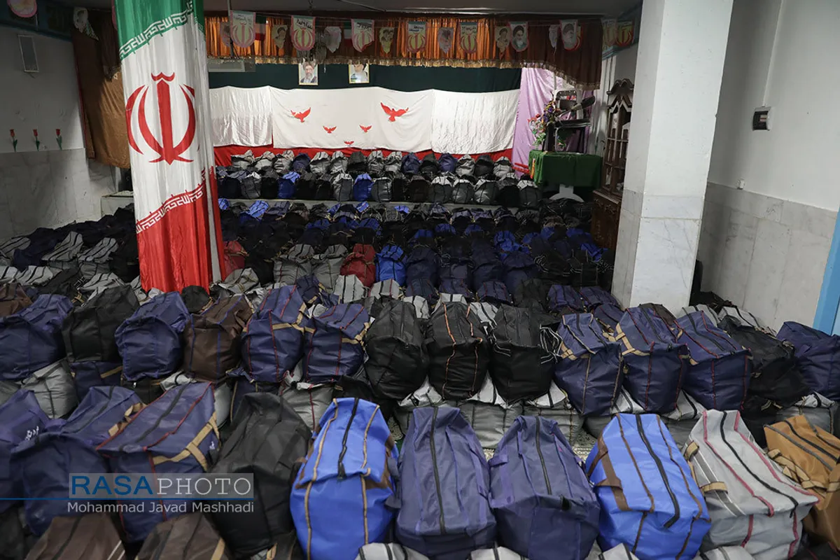 توزیع بسته های معیشتی در مناطق محروم مشهد
