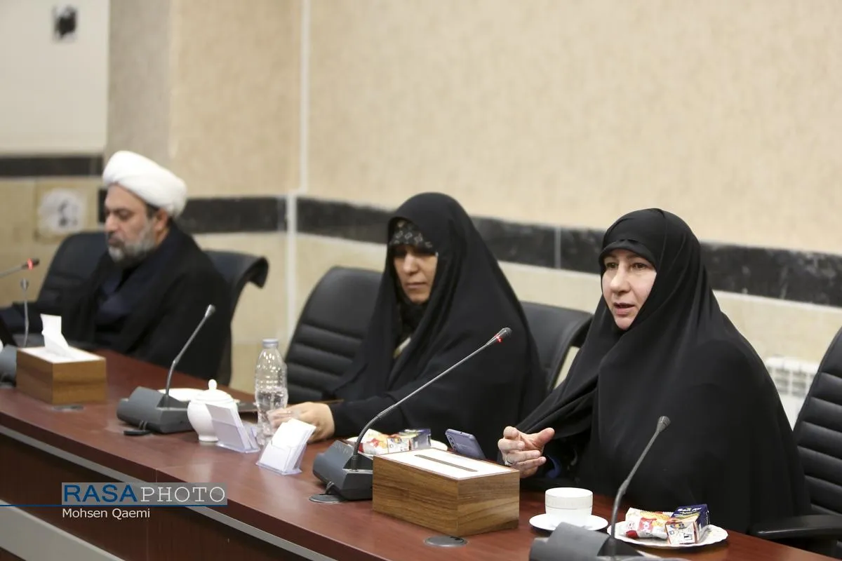 نشست تخصصی بازخوانی سبک زندگی از فردگرایی تا خانواده محوری