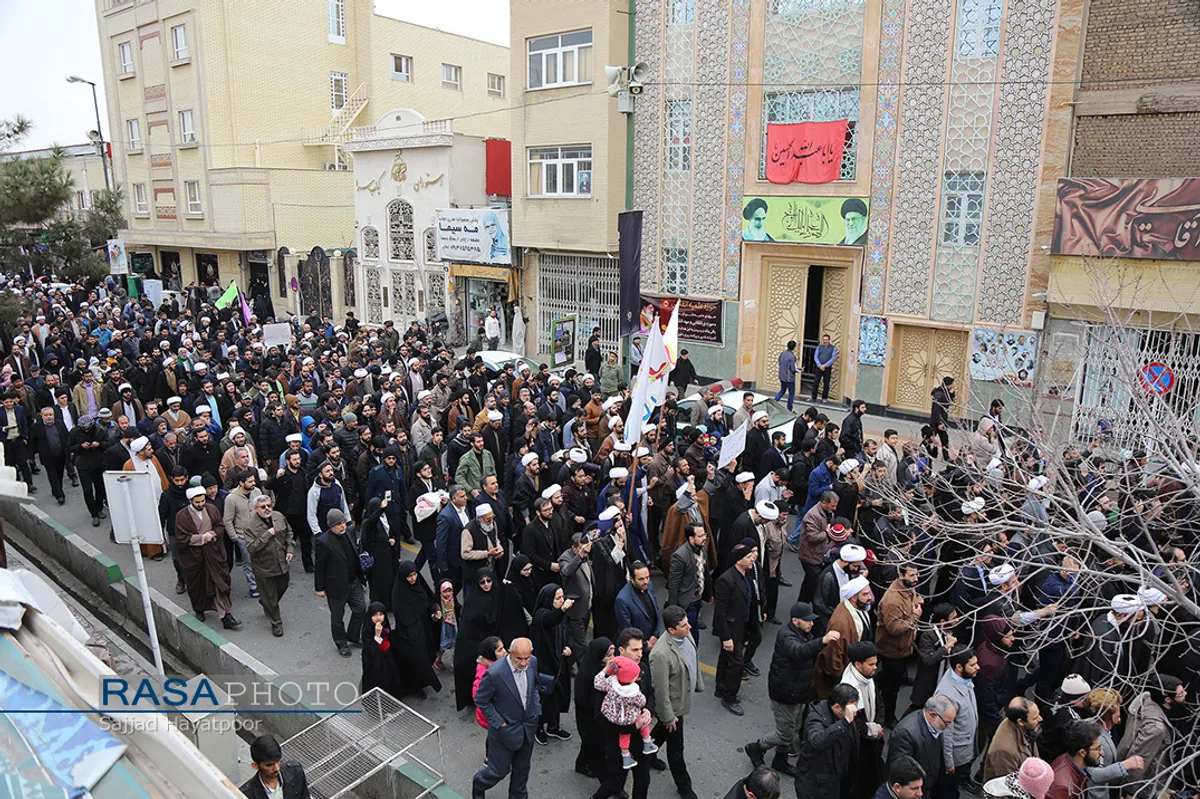 راهپیمایی خودجوش طلاب و بسیجیان قم در پی شهادت حاج قاسم سلیمانی