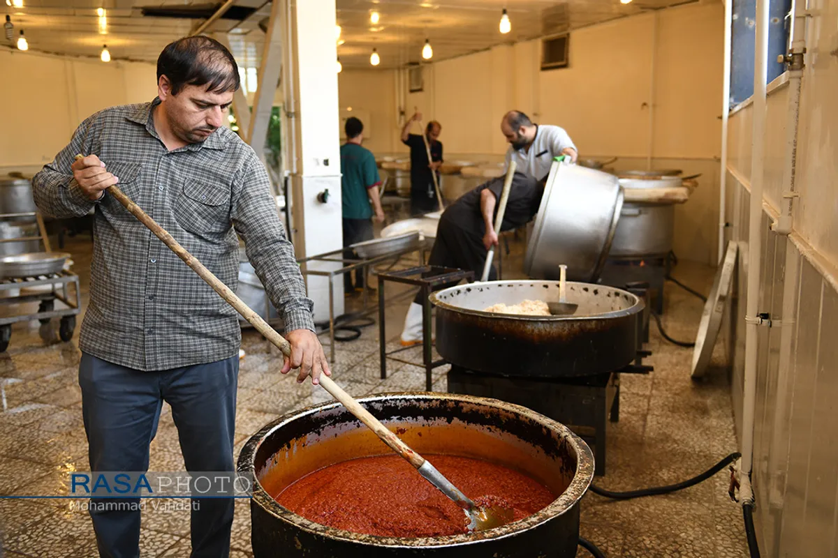 گزارش تصویری | سفره افطاری حضرت صاحب العصر (عج)