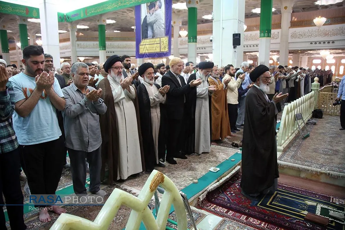 اقامه نماز عید سعید قربان در حرم کریمه اهلبیت (ع)
