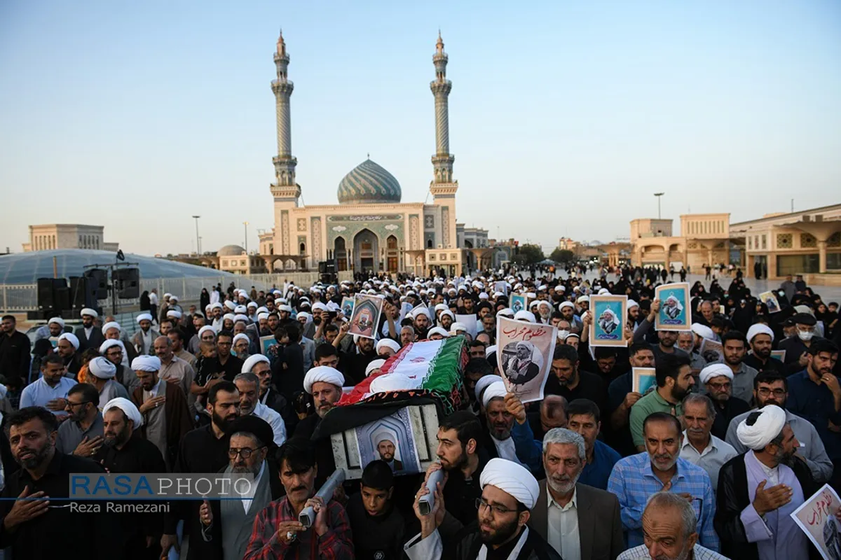 تشییع پیکر پاک شهید حجت&zwnj;الاسلام حجت اعتبار در قم