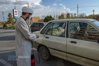 ضد عفونی خودرو&zwnj;ها توسط طلاب و دانشجویان در شیراز