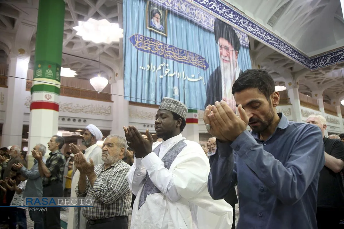 اقامه نماز عید سعید قربان در حرم حضرت معصومه (س)