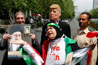 راهپیمایی نمازگزاران تهرانی در حمایت از بیانیه شورای عالی امنیت ملی&lrm;