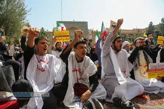 تجمع اعتراض&zwnj;آمیز حوزویان به هتک حرمت قرآن و اسلام