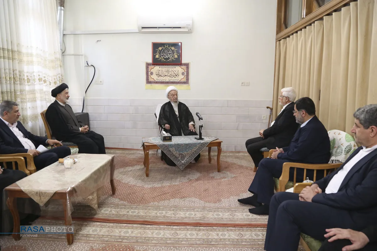 دیدار معاون اول رئیس جمهور با حضرت آیت الله مکارم شیرازی

