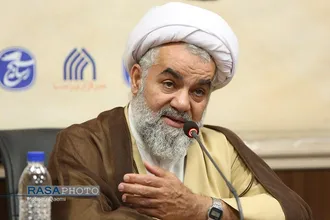 نشست خاطره&zwnj;گویی رزمندگان حوزوی و رونمایی از کتاب عبور از شیشه&zwnj;های شکسته