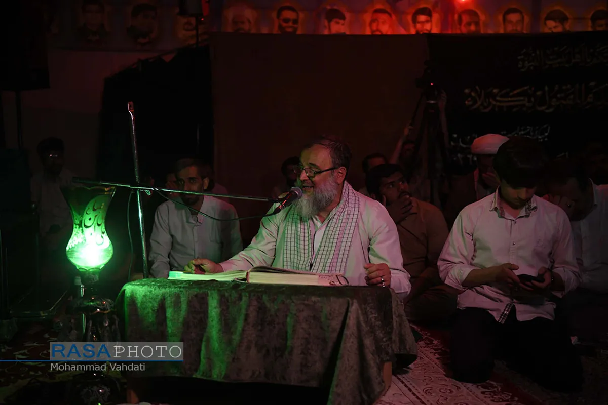 مناجات خوانی شب&zwnj;های ماه مبارک رمضان در هیئت محبین اهلبیت