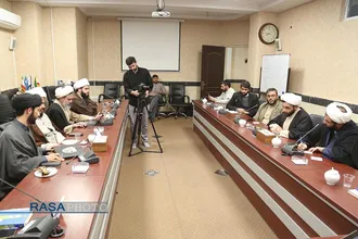 نشست هم اندیشی راهکارهای روایت سازی حوزوی از گفتمان مقاومت