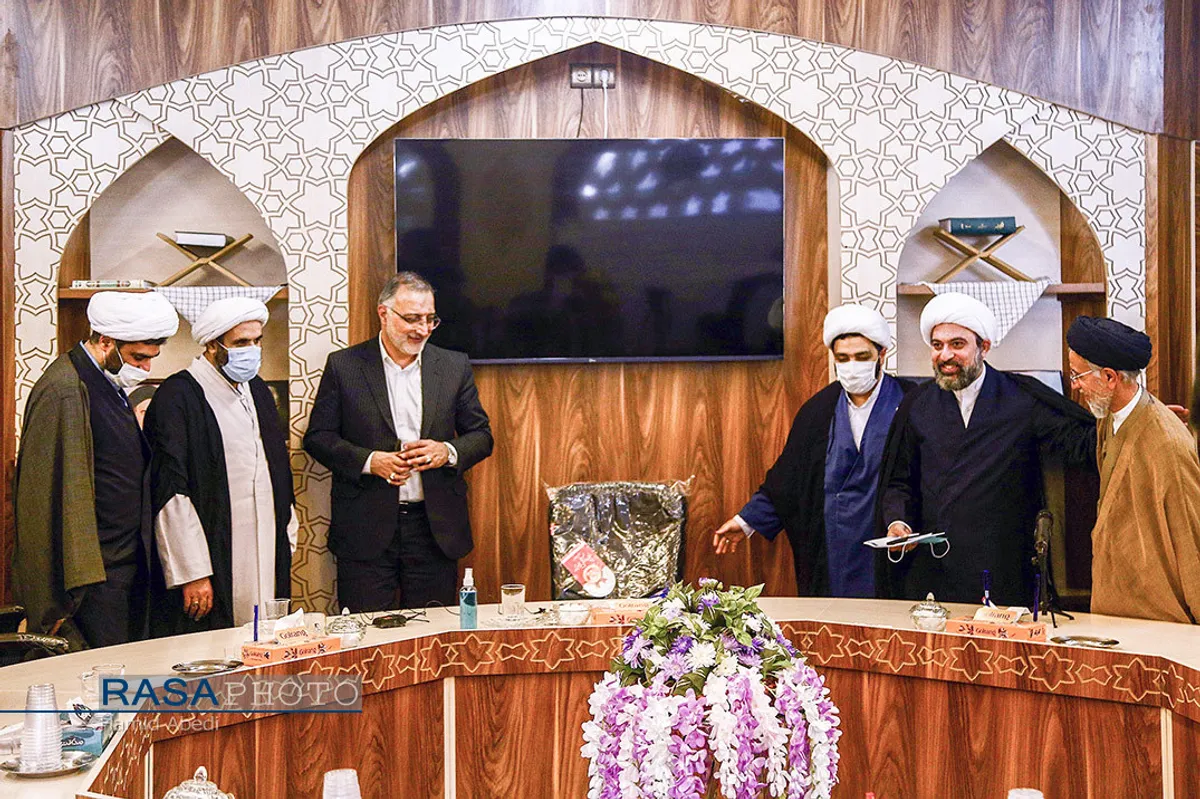 نشست مدیرعامل و اعضای خبرگزاری رسا با دکتر زاکانی کاندیدای انتخابات ریاست جمهوری ۱۴۰۰