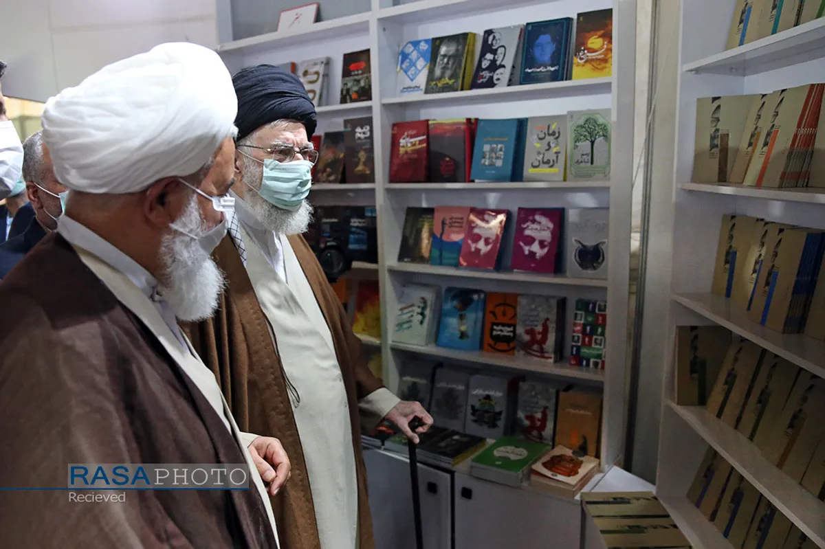 بازدید مقام معظم رهبری از سی و&zwnj;&zwnj; چهارمین نمایشگاه بین&zwnj;المللی کتاب تهران