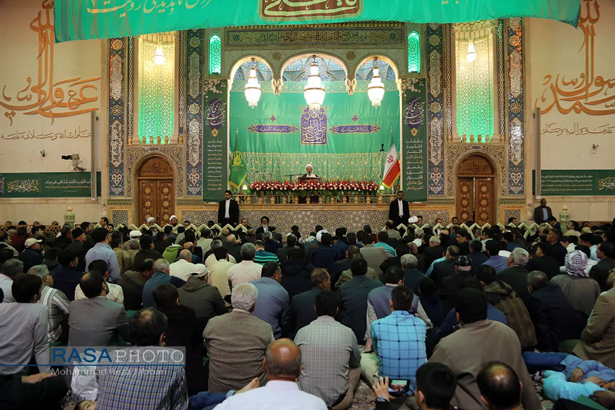 لحظات تحویل سال نو در حرم حضرت معصومه (سلام الله علیها)