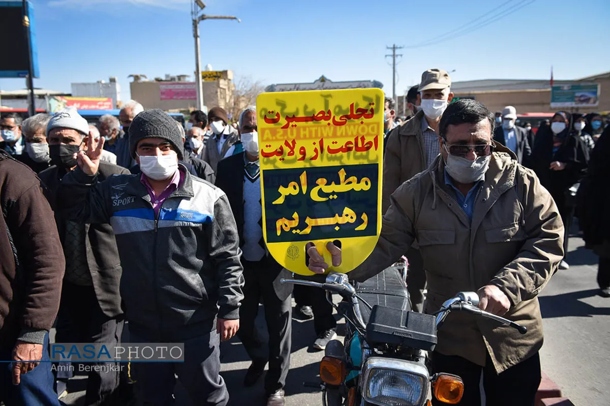 راهپیمایی نمازگزاران شیراز در حمایت از مردم مظلوم یمن&lrm;&lrm;