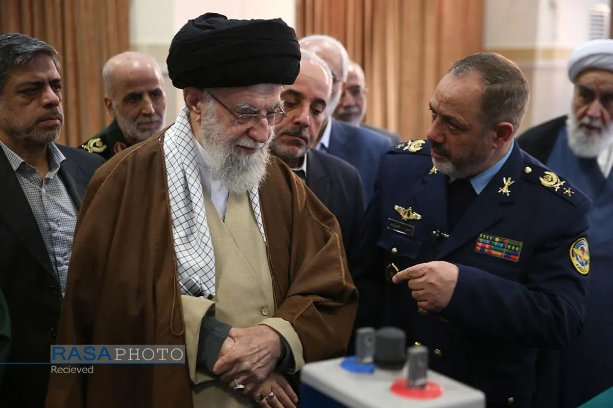 بازدید فرمانده کل قوا از نمایشگاه آخرین دستاوردهای دانشمندان صنعت دفاعی کشور