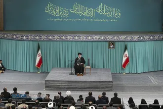 دیدار اقشار مختلف مردم در روز مبعث پیامبر اعظم (صلّی&zwnj;الله&zwnj;علیه&zwnj;و&zwnj;آله) با رهبر انقلاب