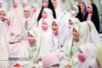 مراسم جشن تکلیف دختران دانش&zwnj;آموز با حضور مقام معظم رهبری