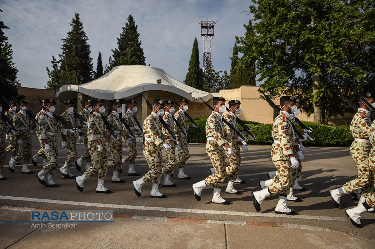 تشییع پیکر پاک ۴ شهید ناوچه کنارک در شیراز&lrm;