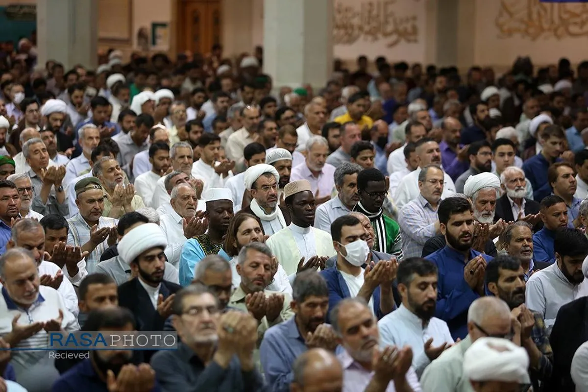 اقامه نماز عید سعید قربان در حرم کریمه اهلبیت (ع)