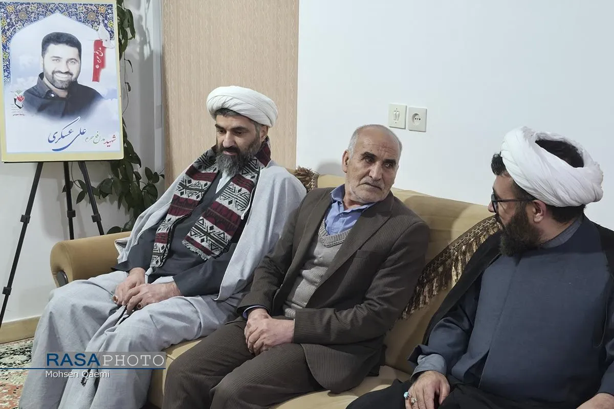 دیدار مدیرعامل خبرگزاری رسا با خانواده اولین شهید مدافع حرم چهارمحال و بختیاری