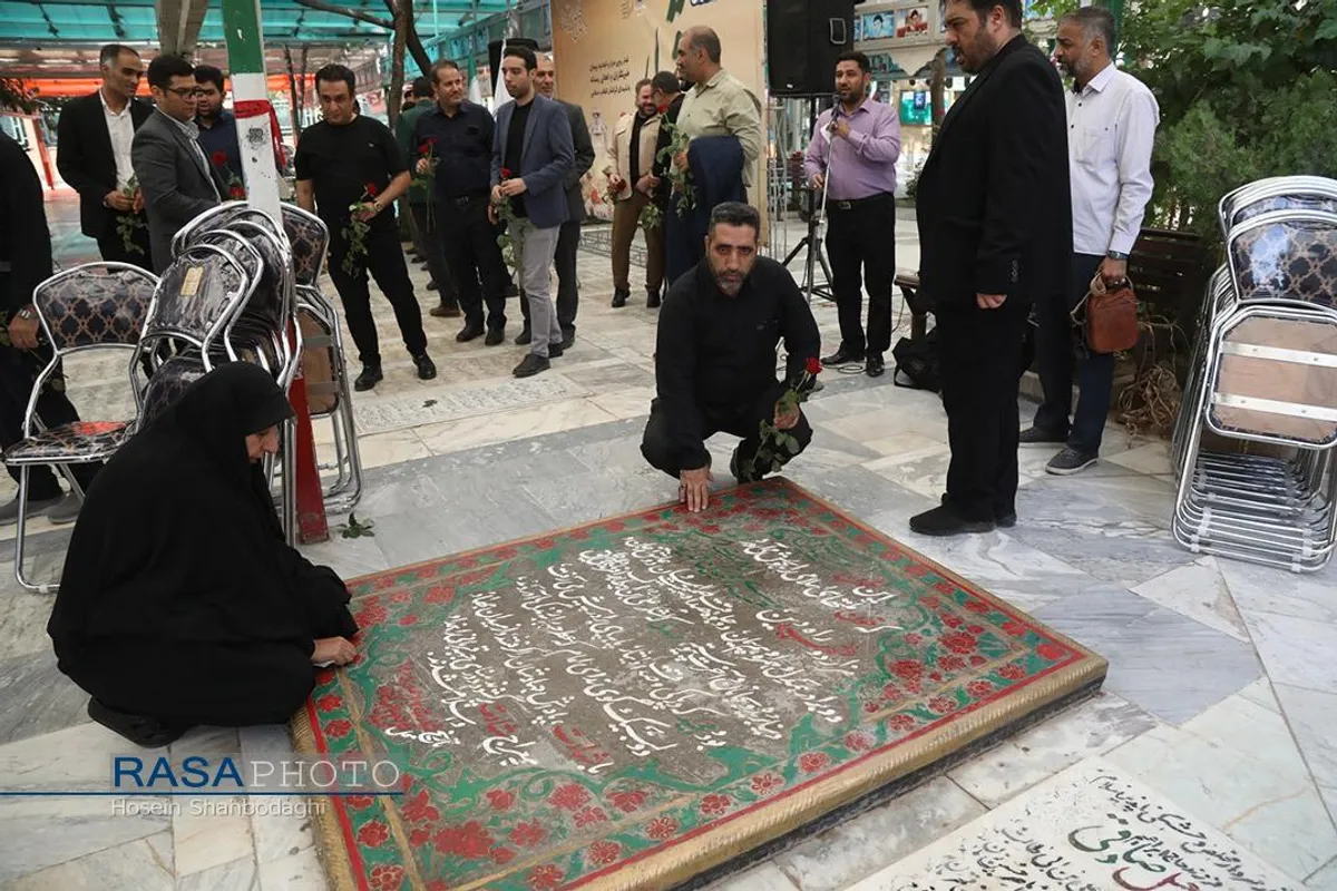 تجدید پیمان خبرنگاران و اهالی رسانه استان قم با شهدا