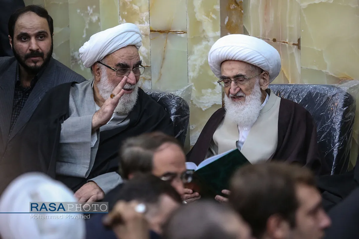 حضرت آیت الله نوری همدانی و حجت الاسلام والمسلمین محمدی گلپایگانی | با حضور مراجع تقلید ، رئیس مجمع تشخیص مصلحت نظام ، علما و مردم قم مراسم ترحیم آیت الله مومن