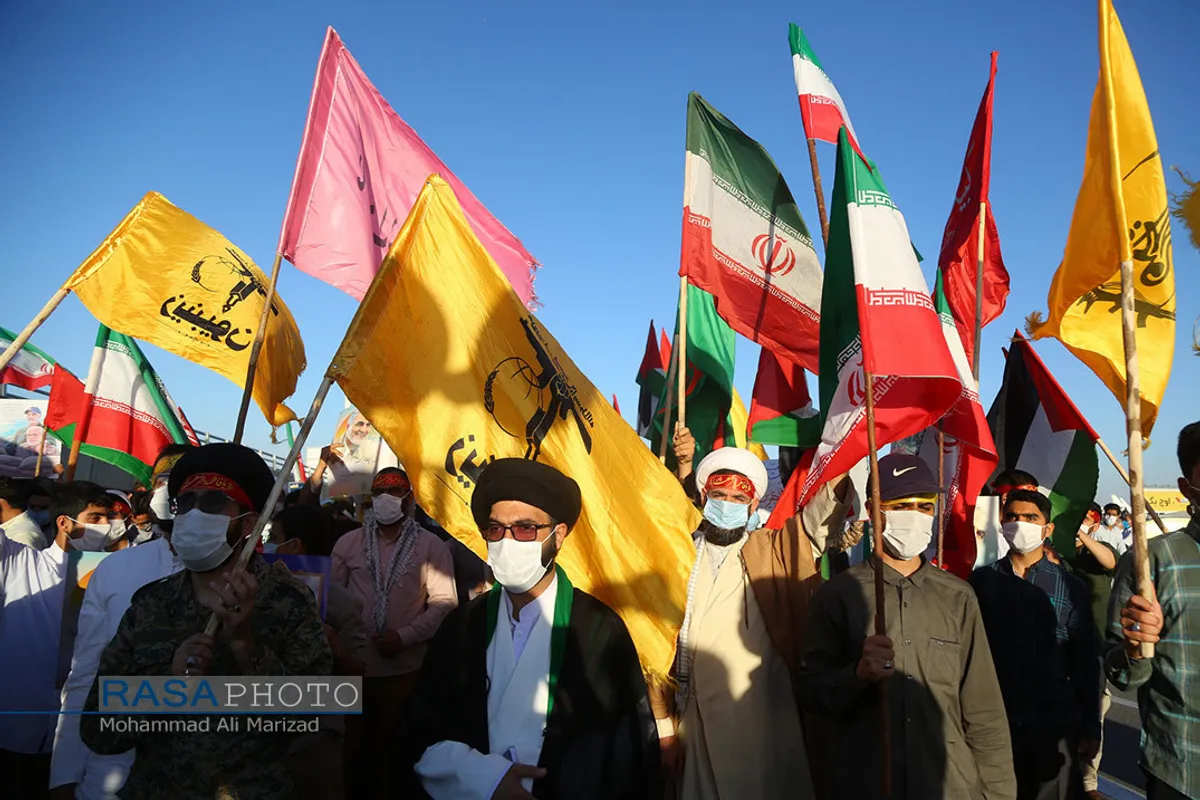 تجمع جمعی از دانشجویان و طلاب در حمایت از مردم مظلوم فلسطین درفرودگاه امام