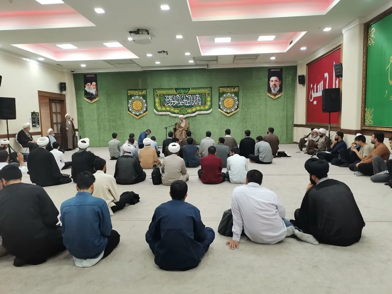 برگزاری مراسم عمامه گذاری طلاب مدرسه مدینه العلم